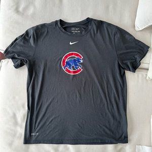 Men’s Nike XL Chicago Cubs Shirt